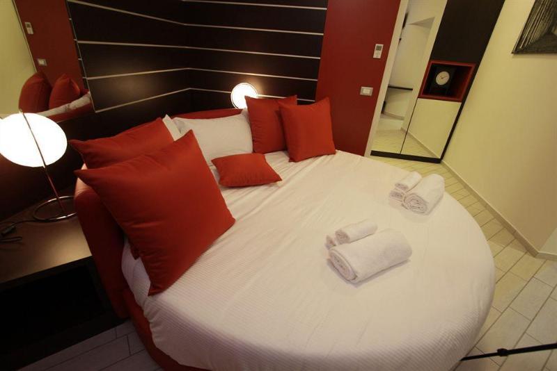 Hotel Paradise Airport フォルリ エクステリア 写真